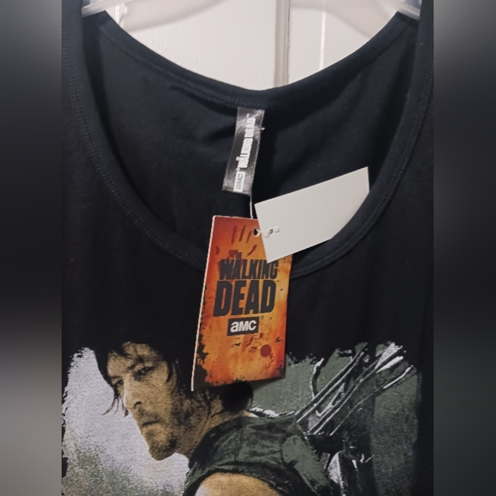 2014 Walking Dead “ Darryl Claimed” Cut Sleeves Shirt, Size M NWT - Picture 2 of 10